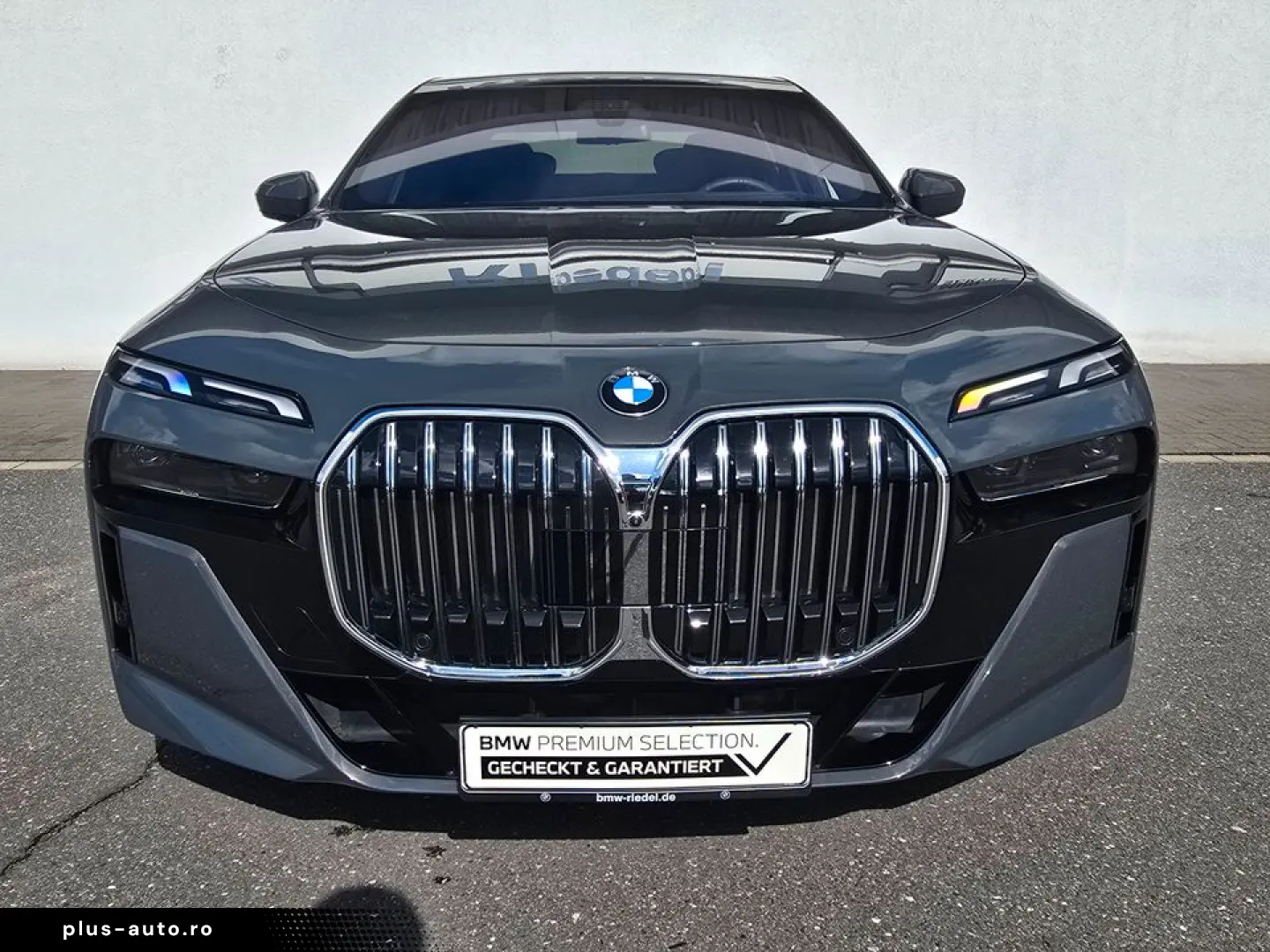 BMW 740d xDrive M Sportpaket Standhzg SkyLounge 21