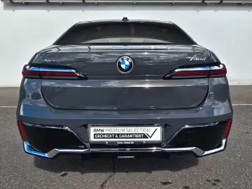BMW 740d xDrive M Sportpaket Standhzg SkyLounge 21