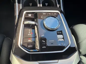 BMW 740d xDrive M Sportpaket Standhzg SkyLounge 21