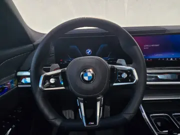 BMW 740d xDrive M Sportpaket Standhzg SkyLounge 21