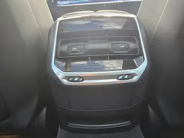 BMW 740d xDrive M Sportpaket Standhzg SkyLounge 21