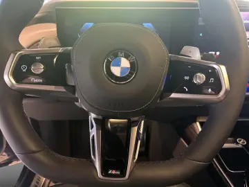 BMW 740d xDr M Sport StHz AHK SkyL B&W AutoB Iconic