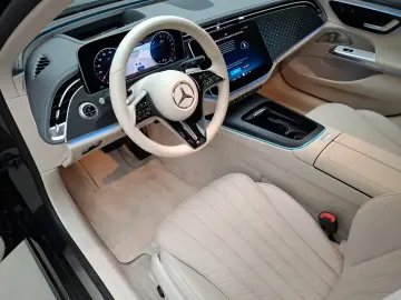MERCEDES-BENZ E 300 de 4M Avantgarde Advanced Pano H…