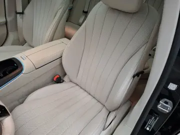 MERCEDES-BENZ E 300 de 4M Avantgarde Advanced Pano H…