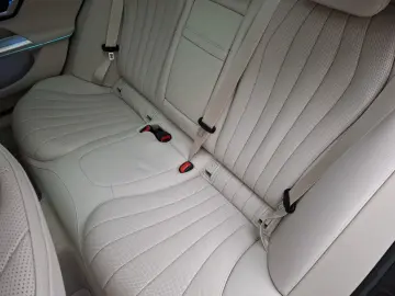 MERCEDES-BENZ E 300 de 4M Avantgarde Advanced Pano H…