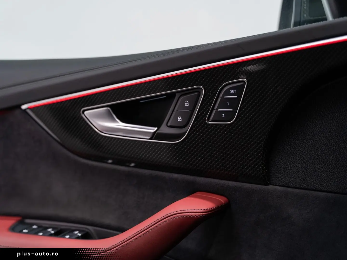 AUDI SQ8 QU COMPETITION PLUS IN&OUT CARBON MATRIX HEA