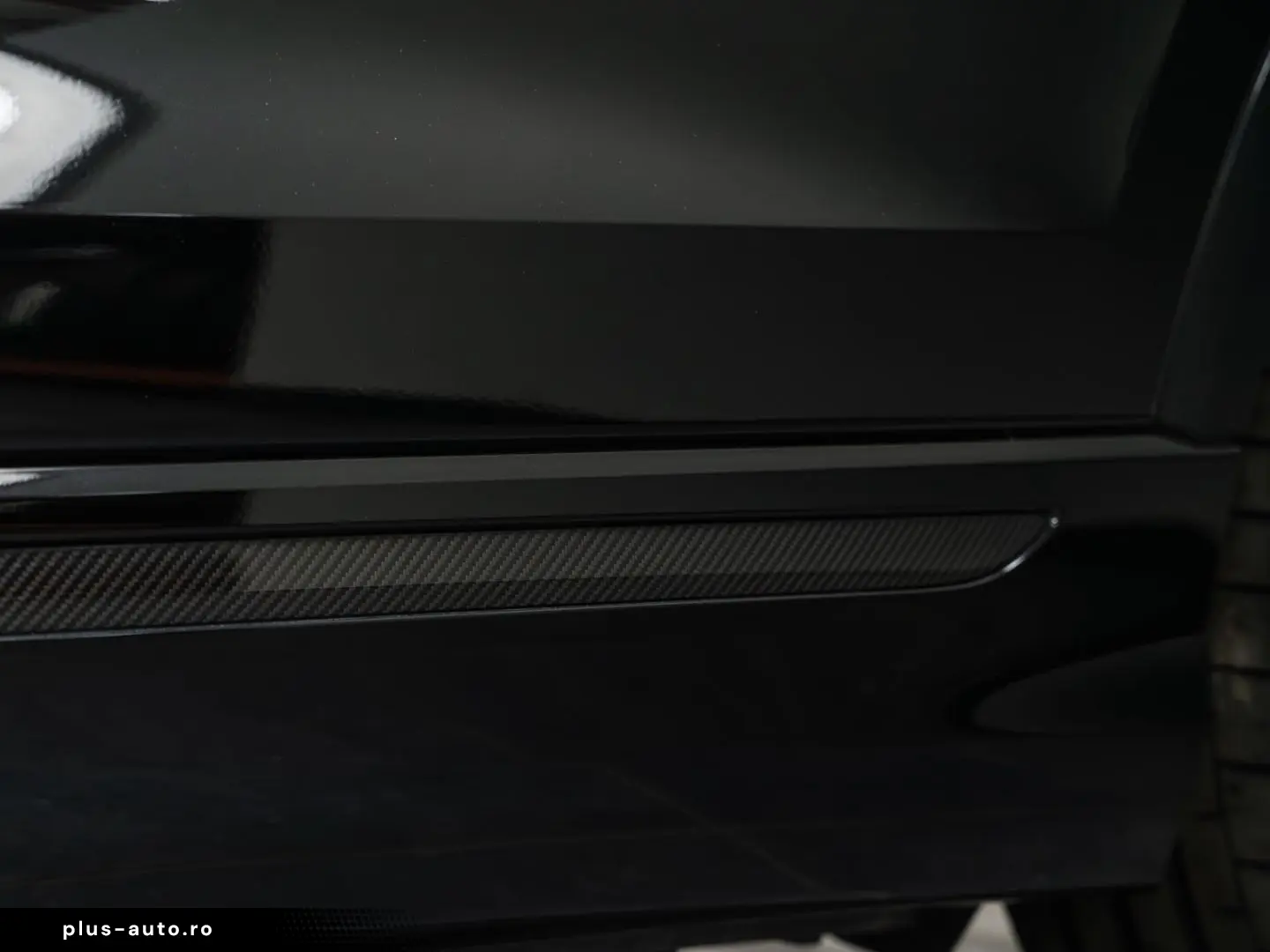 AUDI SQ8 QU COMPETITION PLUS IN&OUT CARBON MATRIX HEA