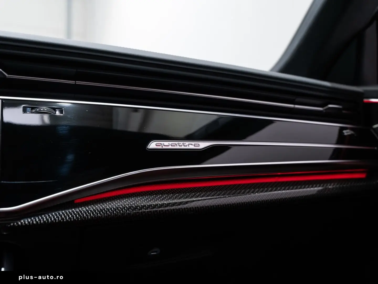 AUDI SQ8 QU COMPETITION PLUS IN&OUT CARBON MATRIX HEA