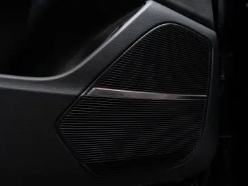 AUDI SQ8 QU COMPETITION PLUS IN&OUT CARBON MATRIX HEA