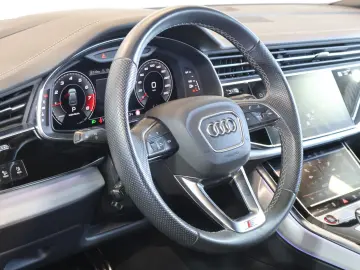 AUDI SQ8 4.0 TFSI qu.B&O NACHT LUFT HUD SOFT PANO AHK