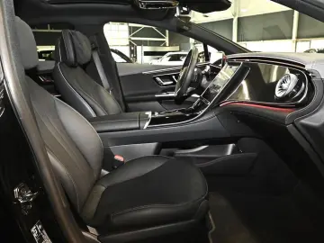 MERCEDES-BENZ EQE 350 4M AMG Sport Premium  AHK Dist…