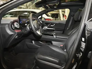 MERCEDES-BENZ EQE 350 4M AMG Sport Premium  AHK Dist…