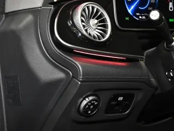 MERCEDES-BENZ EQE 350 4M AMG Sport Premium  AHK Dist…