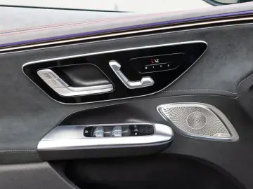 MERCEDES-BENZ EQE 350 4M AMG Line  Burm 360  Pano Di…