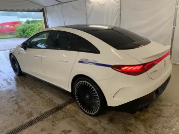 MERCEDES-BENZ EQE 43 AMG 4M HYPERSCREEN MASSAGE PANO 21ZOLL