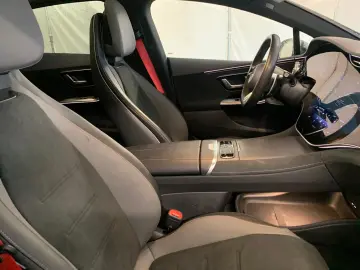 MERCEDES-BENZ EQE 43 AMG 4M HYPERSCREEN MASSAGE PANO 21ZOLL
