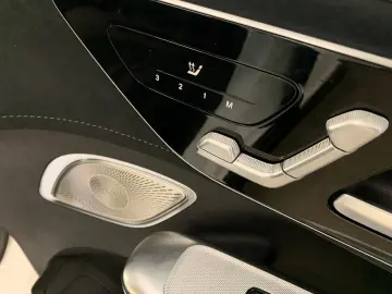 MERCEDES-BENZ EQE 43 AMG 4M HYPERSCREEN MASSAGE PANO 21ZOLL