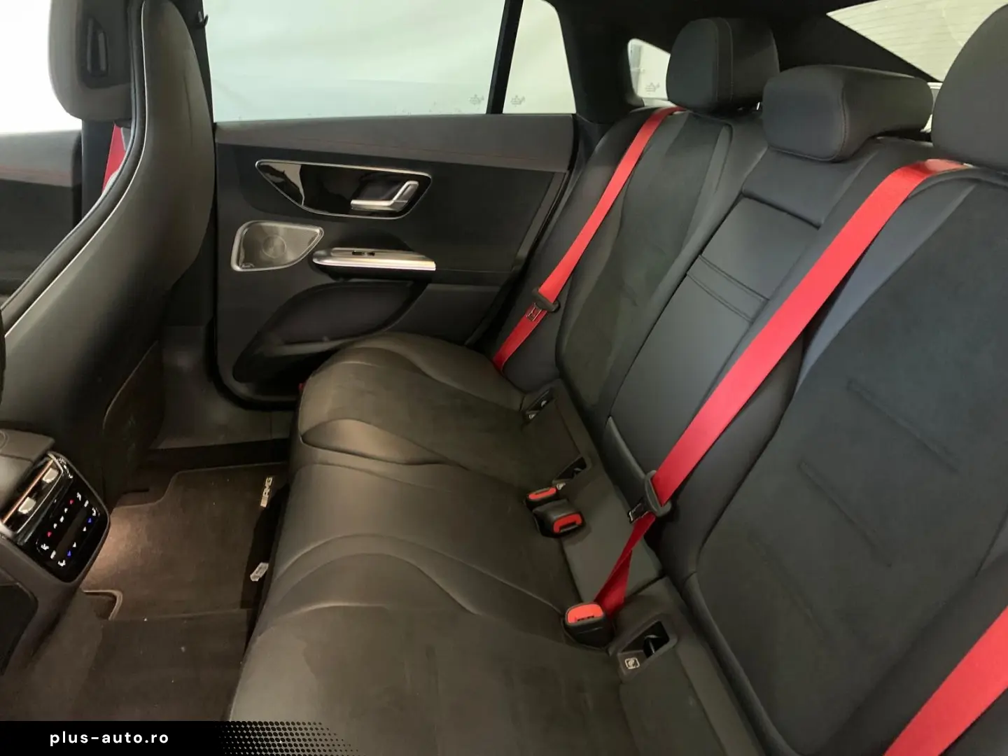 MERCEDES-BENZ EQE 43 AMG 4M HYPERSCREEN MASSAGE PANO 21ZOLL