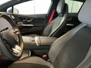 MERCEDES-BENZ EQE 43 AMG 4M HYPERSCREEN MASSAGE PANO 21ZOLL