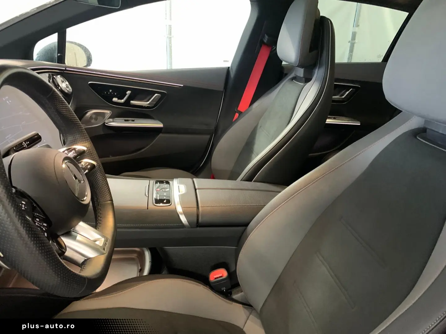 MERCEDES-BENZ EQE 43 AMG 4M HYPERSCREEN MASSAGE PANO 21ZOLL