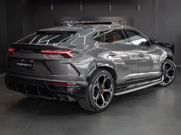LAMBORGHINI Urus 4.0 V8 1.Hand
