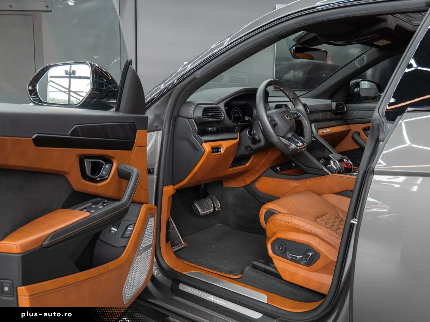 LAMBORGHINI Urus 4.0 V8 1.Hand