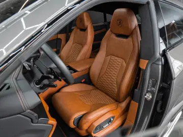 LAMBORGHINI Urus 4.0 V8 1.Hand