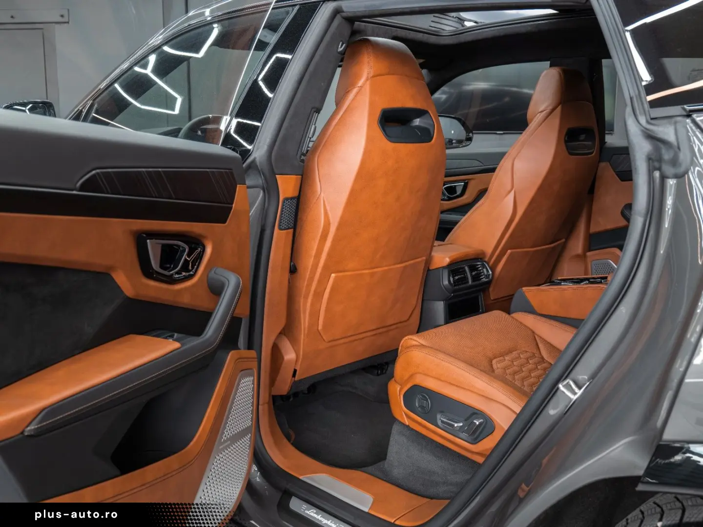 LAMBORGHINI Urus 4.0 V8 1.Hand