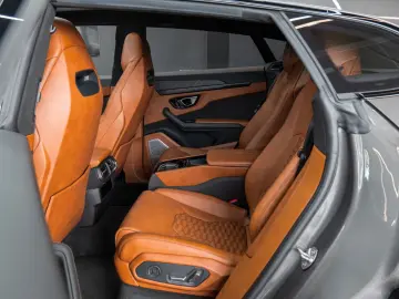 LAMBORGHINI Urus 4.0 V8 1.Hand