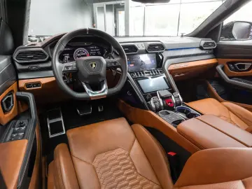 LAMBORGHINI Urus 4.0 V8 1.Hand