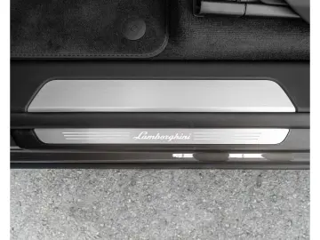 LAMBORGHINI Urus 4.0 V8 Auto. PANO 23 360  B&O HUD CARBON VO