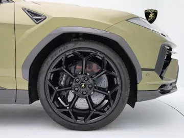LAMBORGHINI Urus Performante MY24