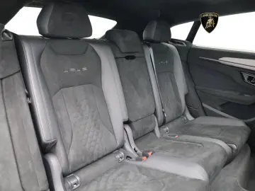 LAMBORGHINI Urus Performante MY24