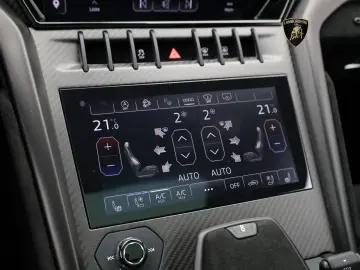 LAMBORGHINI Urus Performante MY24