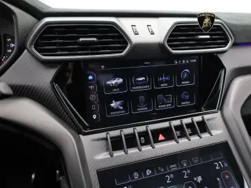 LAMBORGHINI Urus Performante MY24