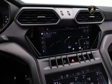 LAMBORGHINI Urus Performante MY24