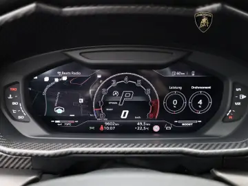 LAMBORGHINI Urus Performante MY24