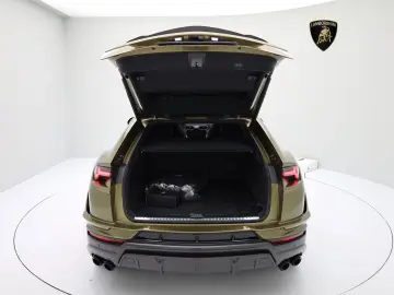 LAMBORGHINI Urus Performante MY24