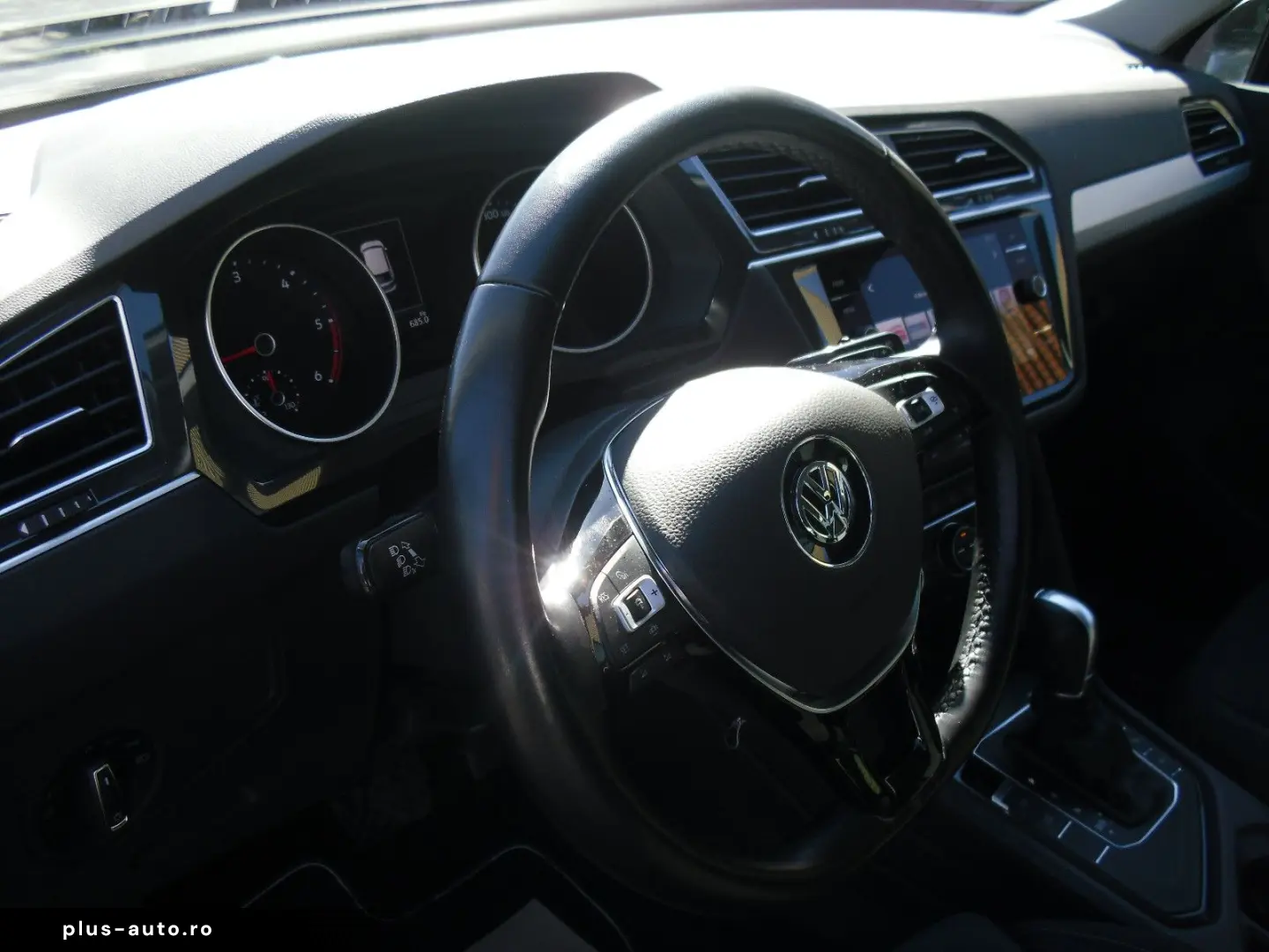 VW Tiguan Comfortline  PDC Kamera  SHZG Massagesitz
