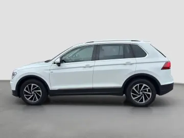 VW Tiguan 2.0 TDI NAVI PDC AHK TEMPOMAT Klima Navi