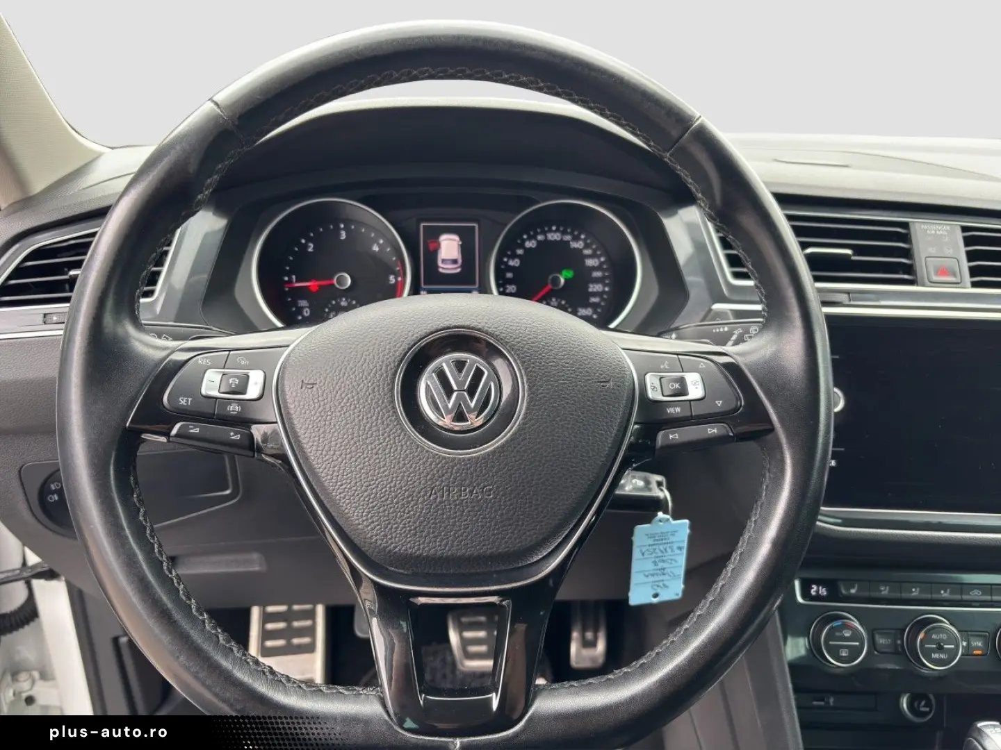 VW Tiguan 2.0 TDI NAVI PDC AHK TEMPOMAT Klima Navi