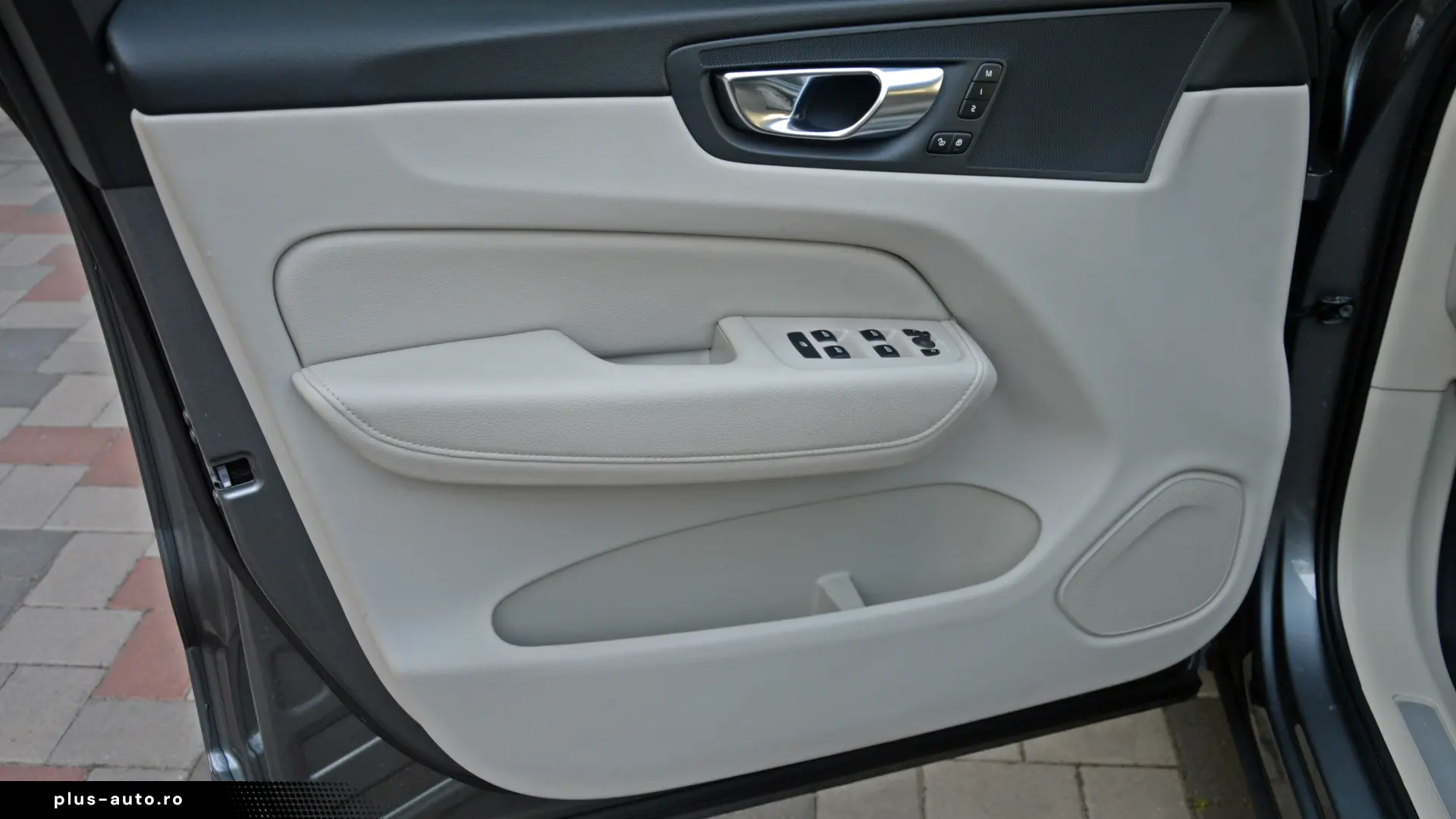 Volvo XC60 T8   408CP   Plug in hibrid   AWD   Camere 360