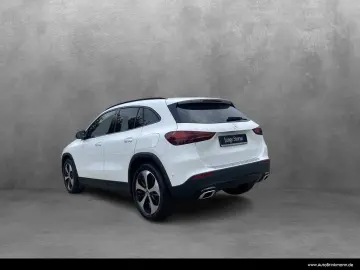 MERCEDES-BENZ GLA 200 d 4M Progressive Pano AHK Muti…