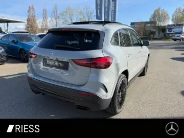 MERCEDES-BENZ GLA 200 d 4M AMG Sport Night Pano AHK …