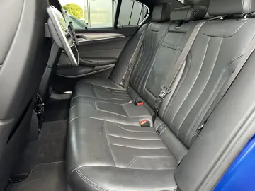 BMW M5 Competition NAV LED