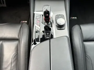 BMW M5 Competition NAV LED