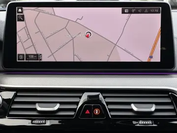 BMW M5 Competition NAV LED