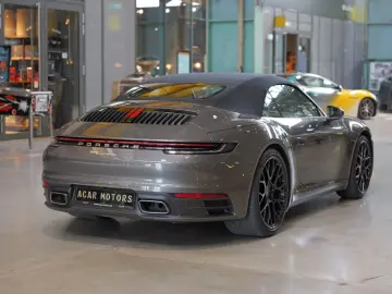 PORSCHE 992 Carrera Cabriolet