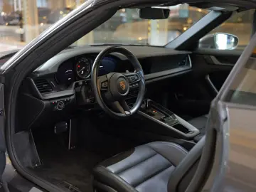 PORSCHE 992 Carrera Cabriolet