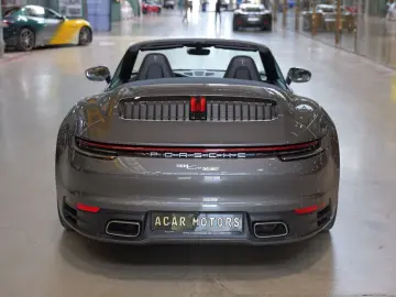 PORSCHE 992 Carrera Cabriolet